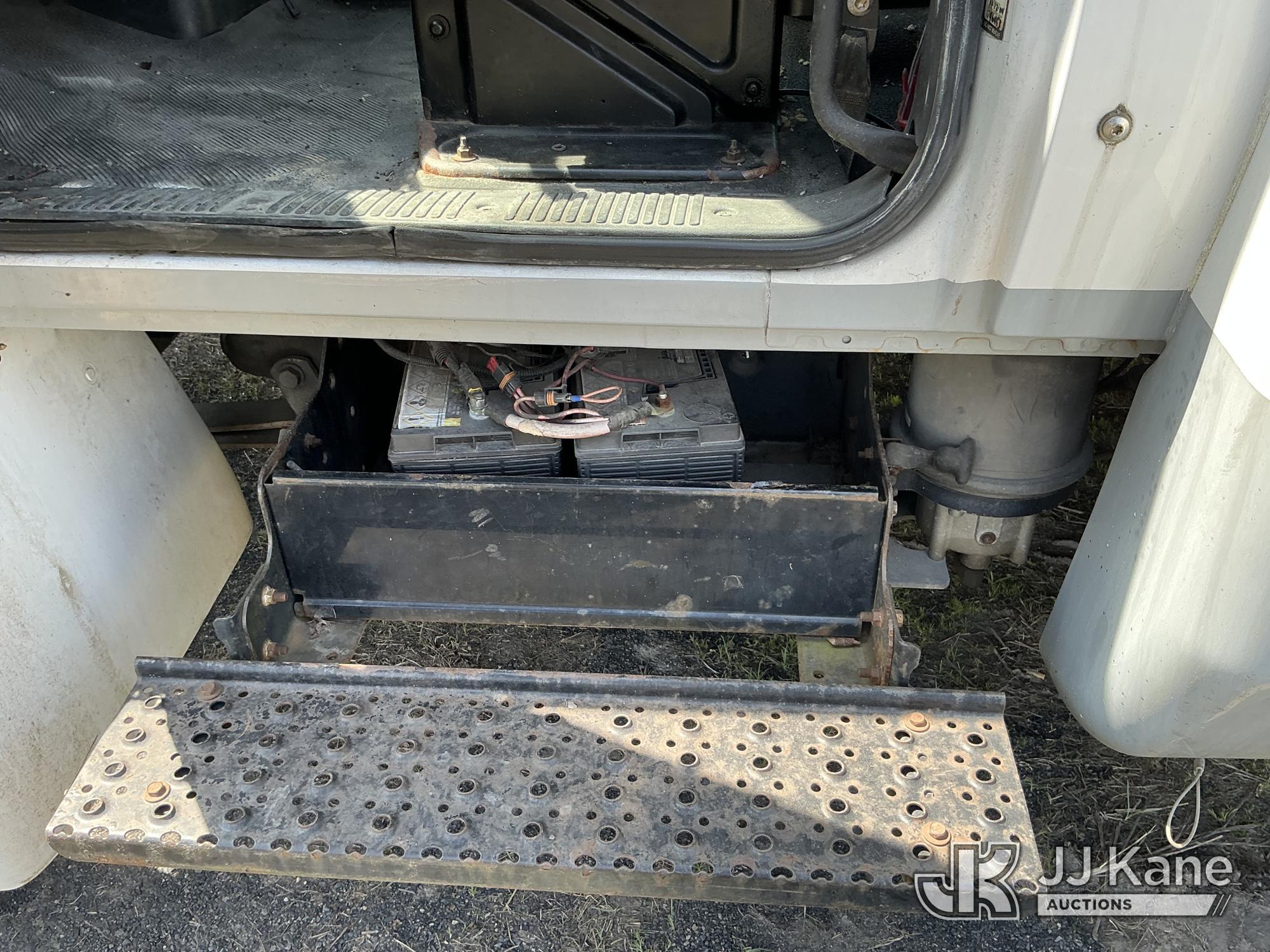 (Plains, PA) 2004 International 3200 Cutaway Passenger Bus Not Running, Must Tow, Animal Waste Smell