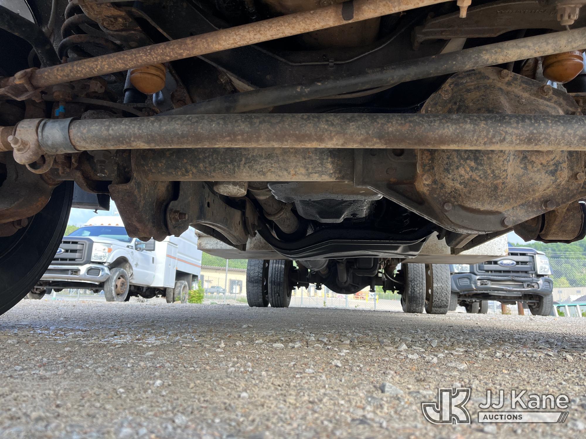 (Smock, PA) 2015 Ford F550 4x4 Chipper Dump Truck Runs, Moves & Operates, Check Engine Light On, Jum