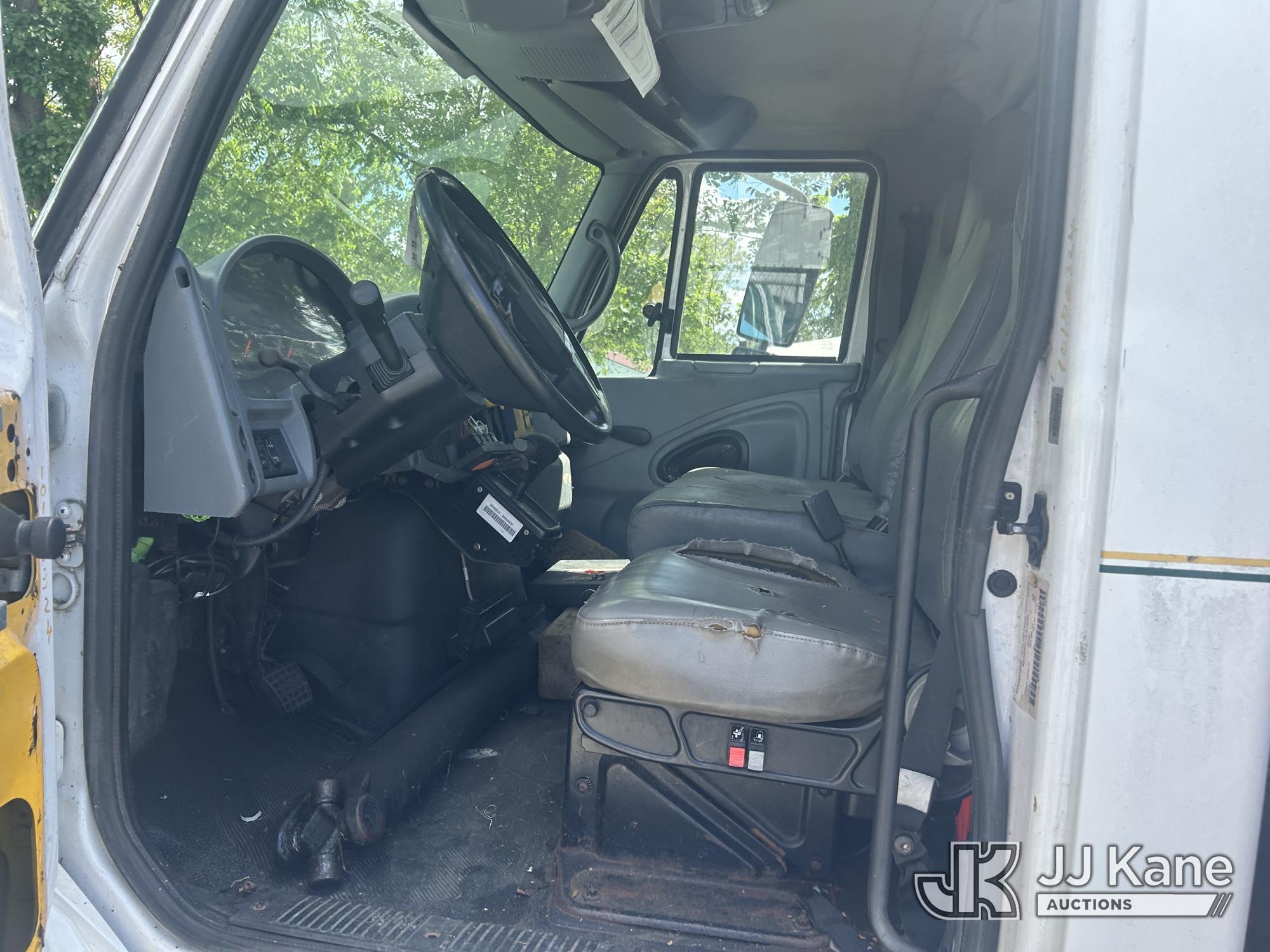 (Hagerstown, MD) 2006 International 4300 Flatbed/Attenuator Truck Not Running, No Power, Condition U