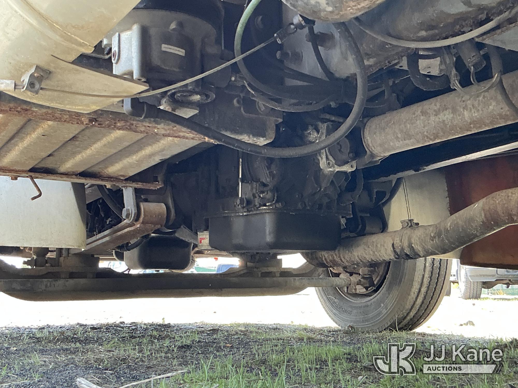(Plains, PA) 2004 International 3200 Cutaway Passenger Bus Not Running, Must Tow, Animal Waste Smell