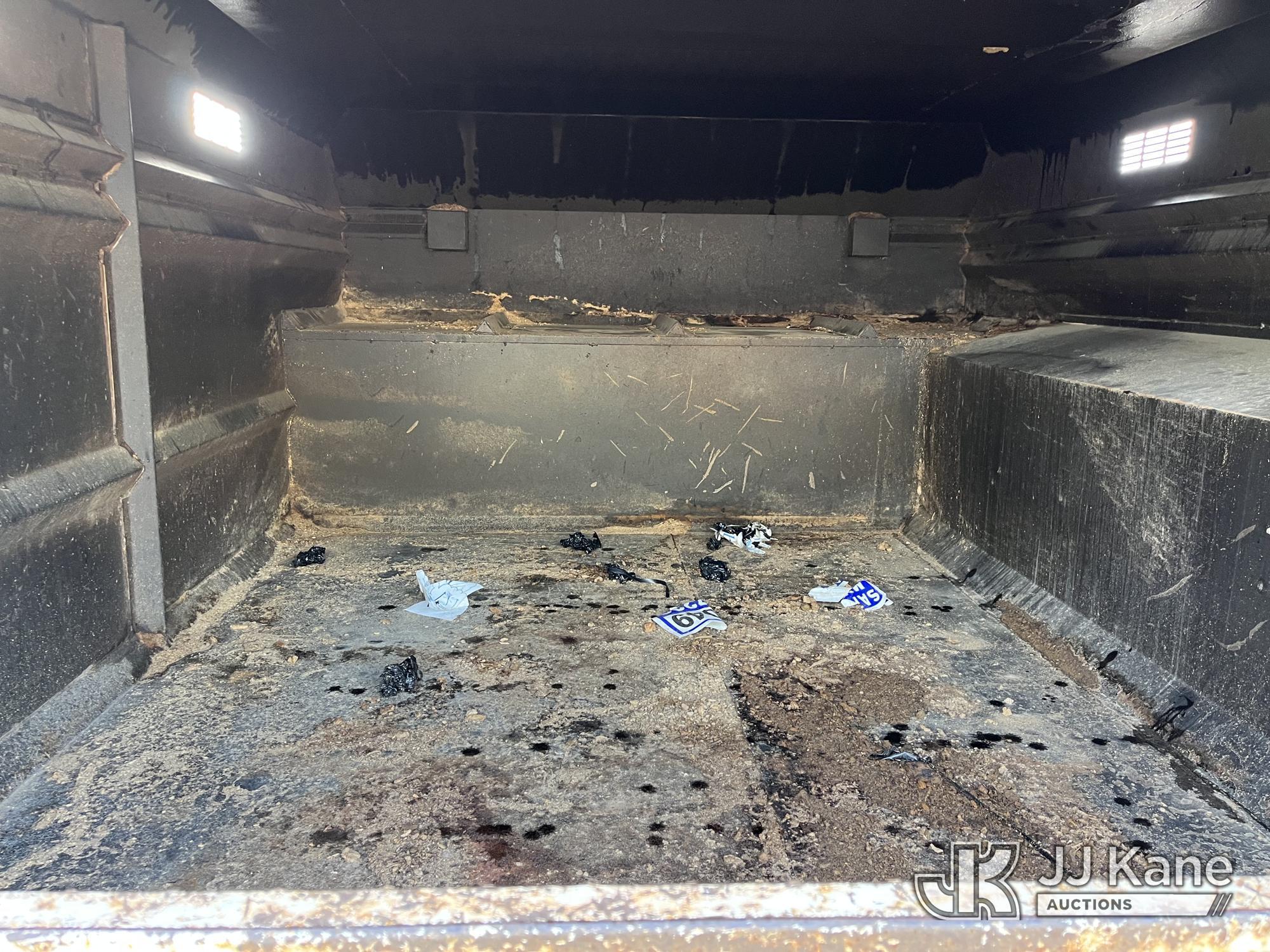 (Smock, PA) 2015 Ford F550 4x4 Chipper Dump Truck Runs, Moves & Operates, Check Engine Light On, Jum