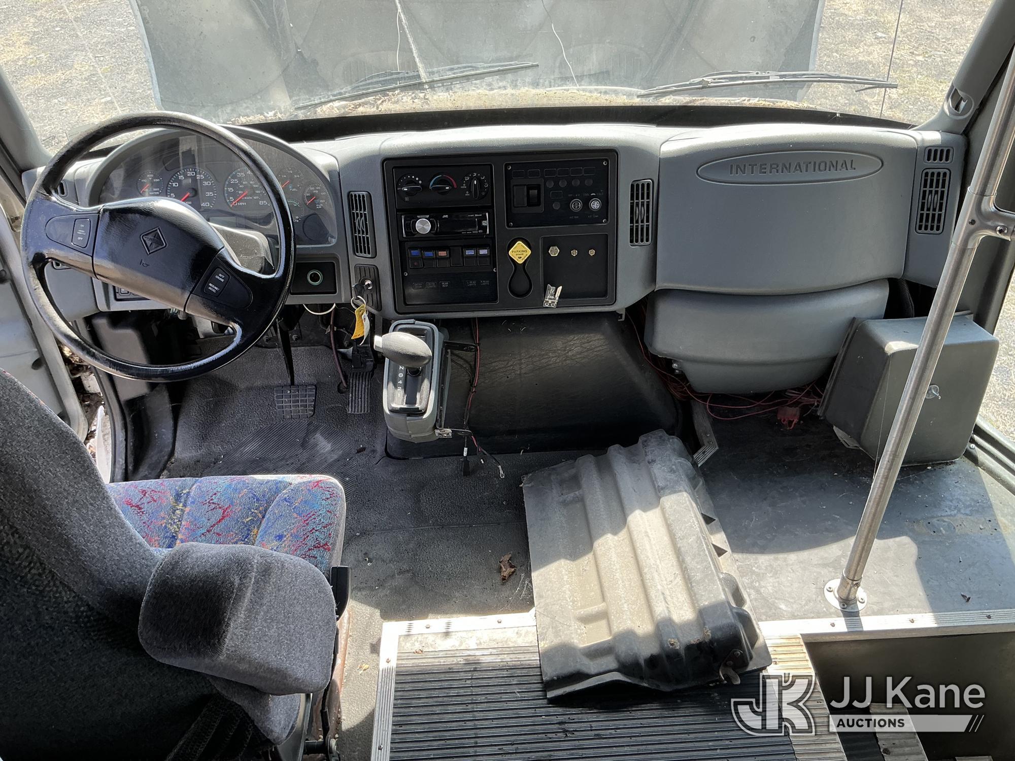 (Plains, PA) 2004 International 3200 Cutaway Passenger Bus Not Running, Must Tow, Animal Waste Smell