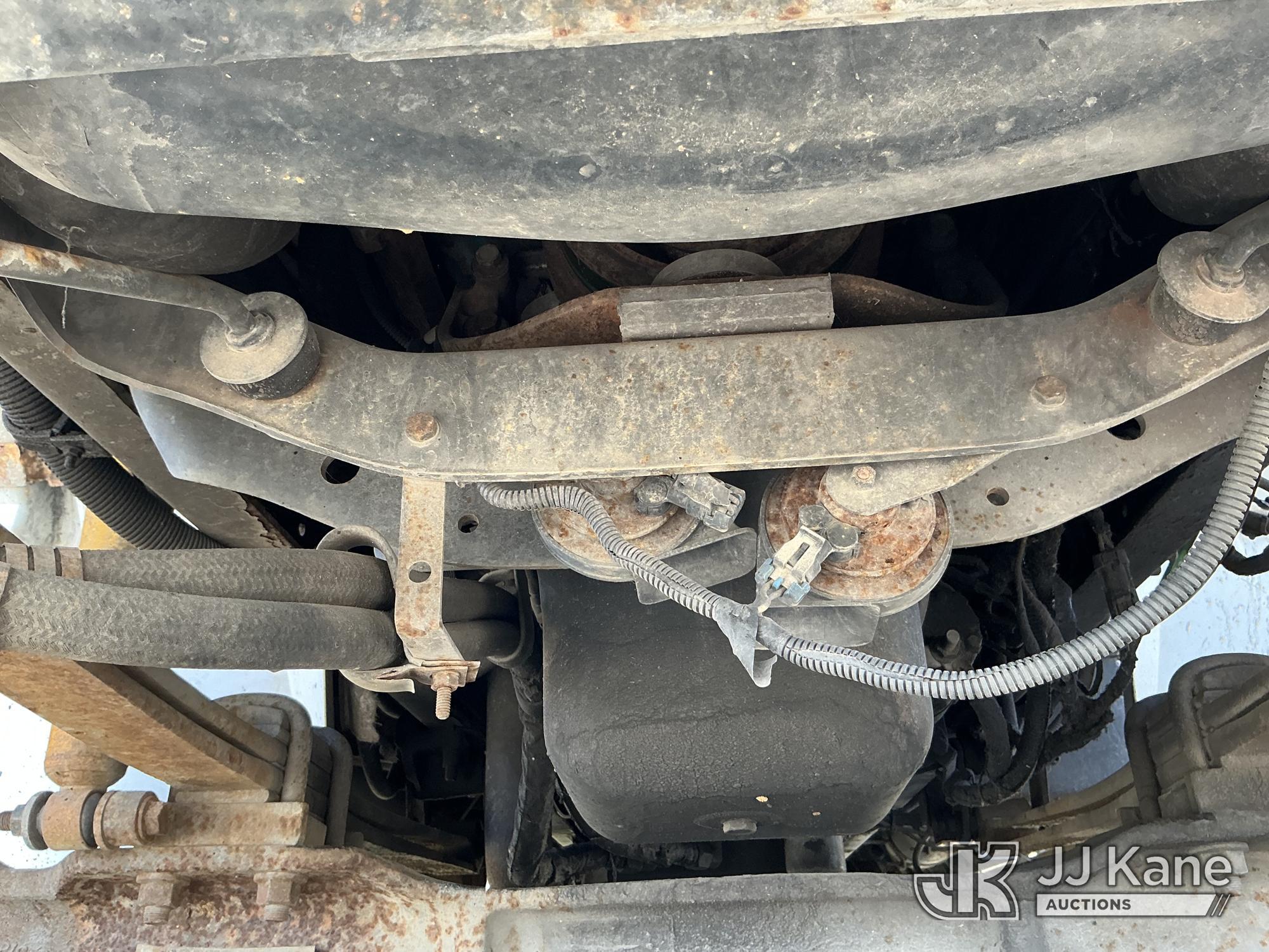(Plains, PA) 2004 International 3200 Cutaway Passenger Bus Not Running, Must Tow, Animal Waste Smell