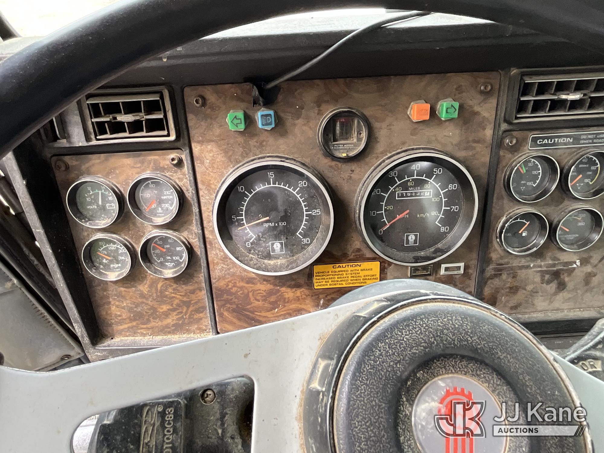 (Sparta, MI) 1996 Kenworth T800 Flatbed Truck Runs & Moves) (Rust, Front Bumper Bent