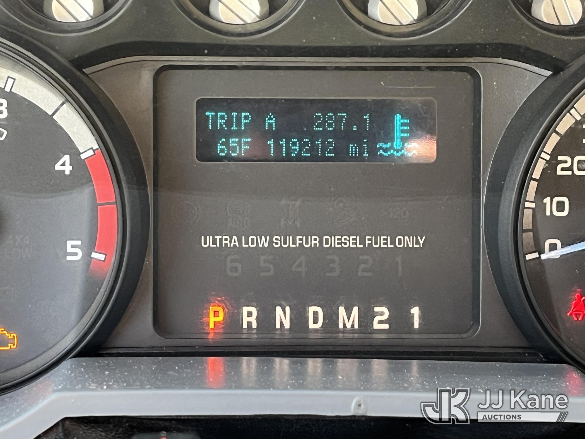 (Smock, PA) 2015 Ford F550 4x4 Chipper Dump Truck Runs, Moves & Operates, Check Engine Light On, Jum
