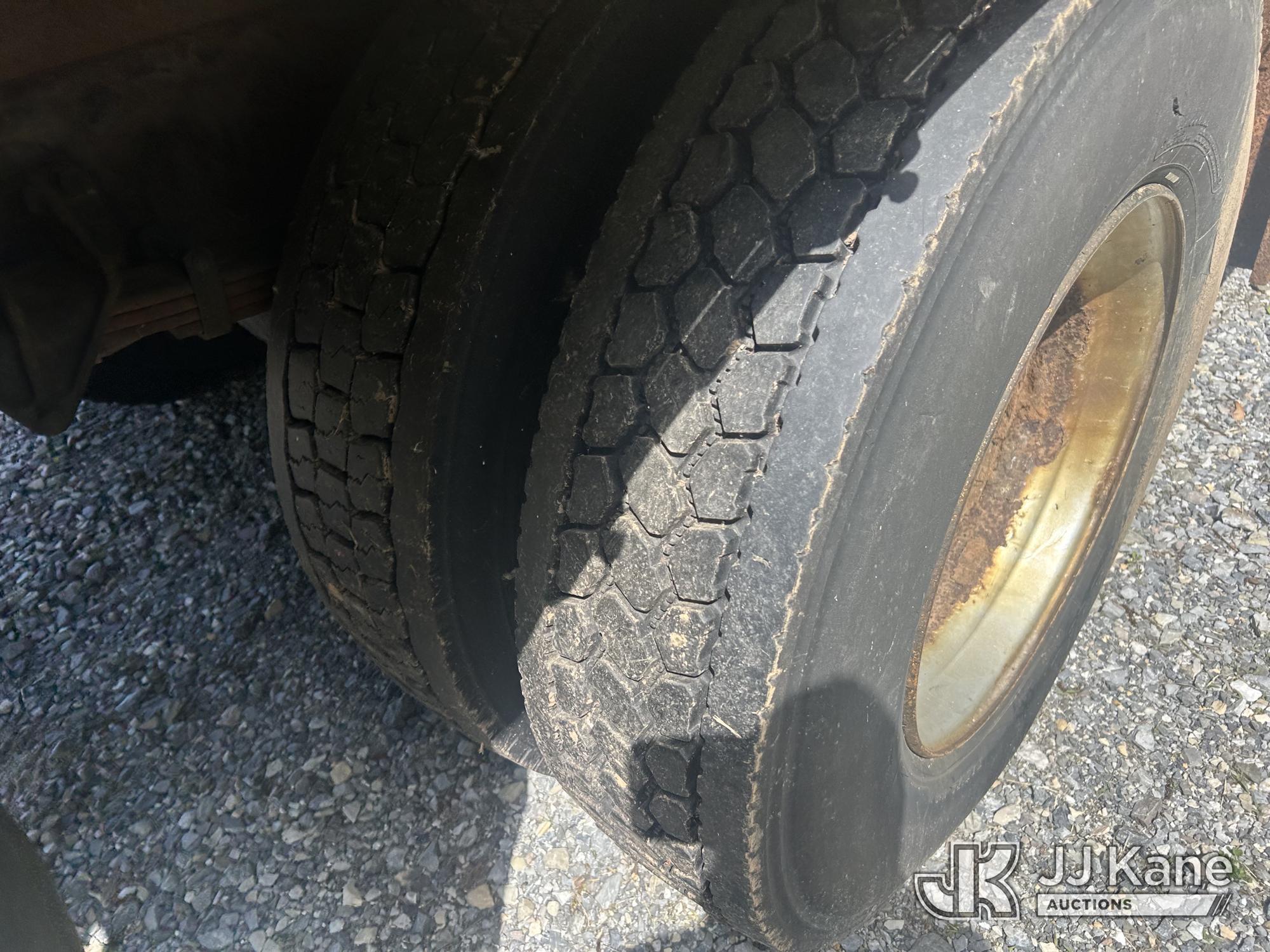 (Hagerstown, MD) 2006 International 4300 Flatbed/Attenuator Truck Not Running, No Power, Condition U