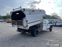 (Smock, PA) 2015 Ford F550 4x4 Chipper Dump Truck Runs, Moves & Operates, Check Engine Light On, Jum