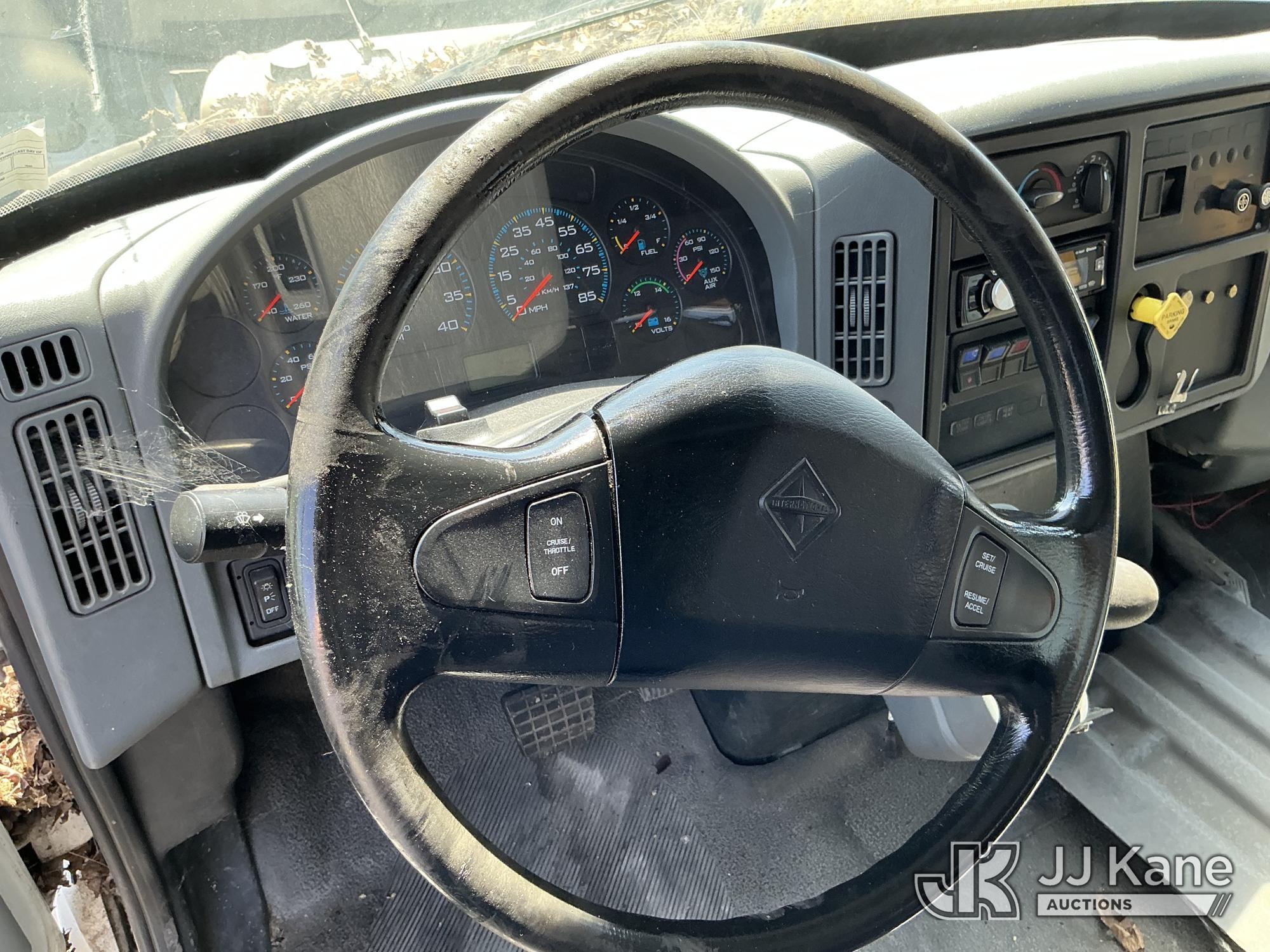(Plains, PA) 2004 International 3200 Cutaway Passenger Bus Not Running, Must Tow, Animal Waste Smell