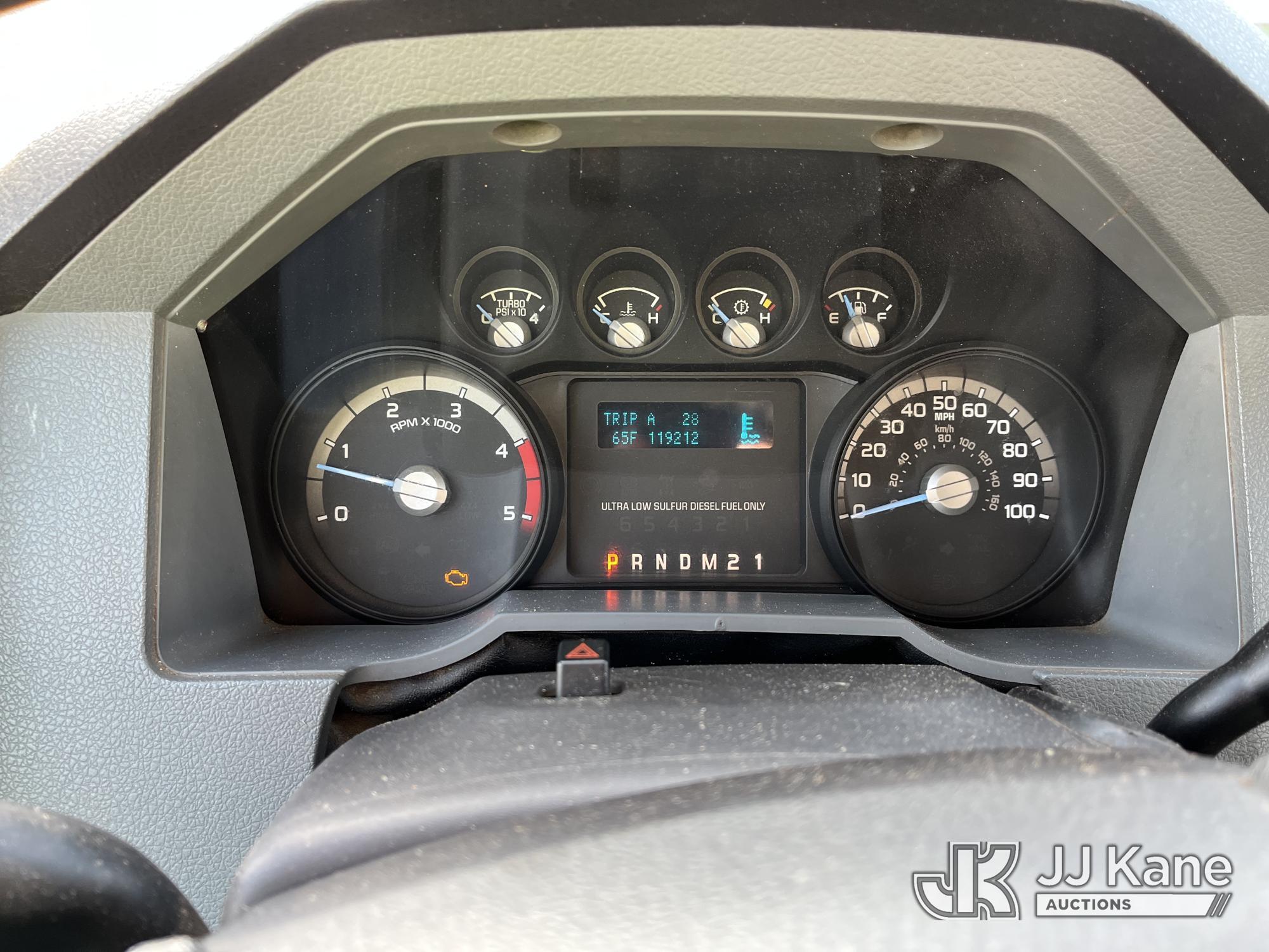 (Smock, PA) 2015 Ford F550 4x4 Chipper Dump Truck Runs, Moves & Operates, Check Engine Light On, Jum