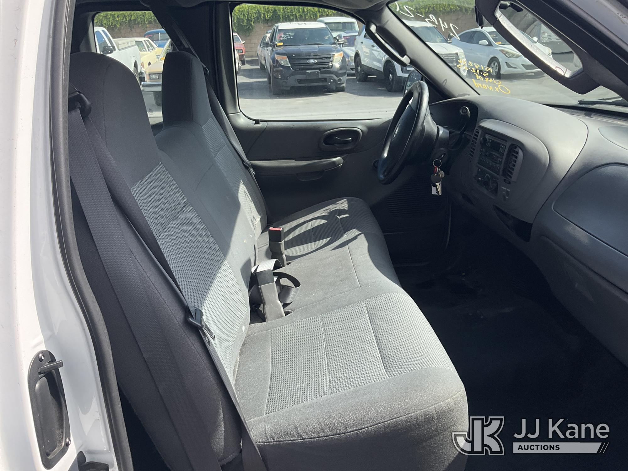 (Jurupa Valley, CA) 2003 Ford F-150 Extended-Cab Pickup Truck Runs & Moves) (Engine Light On