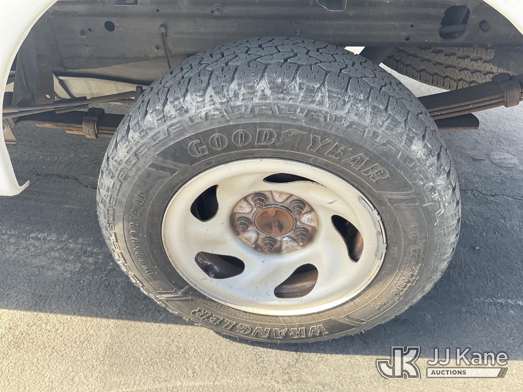 (Jurupa Valley, CA) 2003 Ford F-150 Extended-Cab Pickup Truck Runs & Moves) (Engine Light On