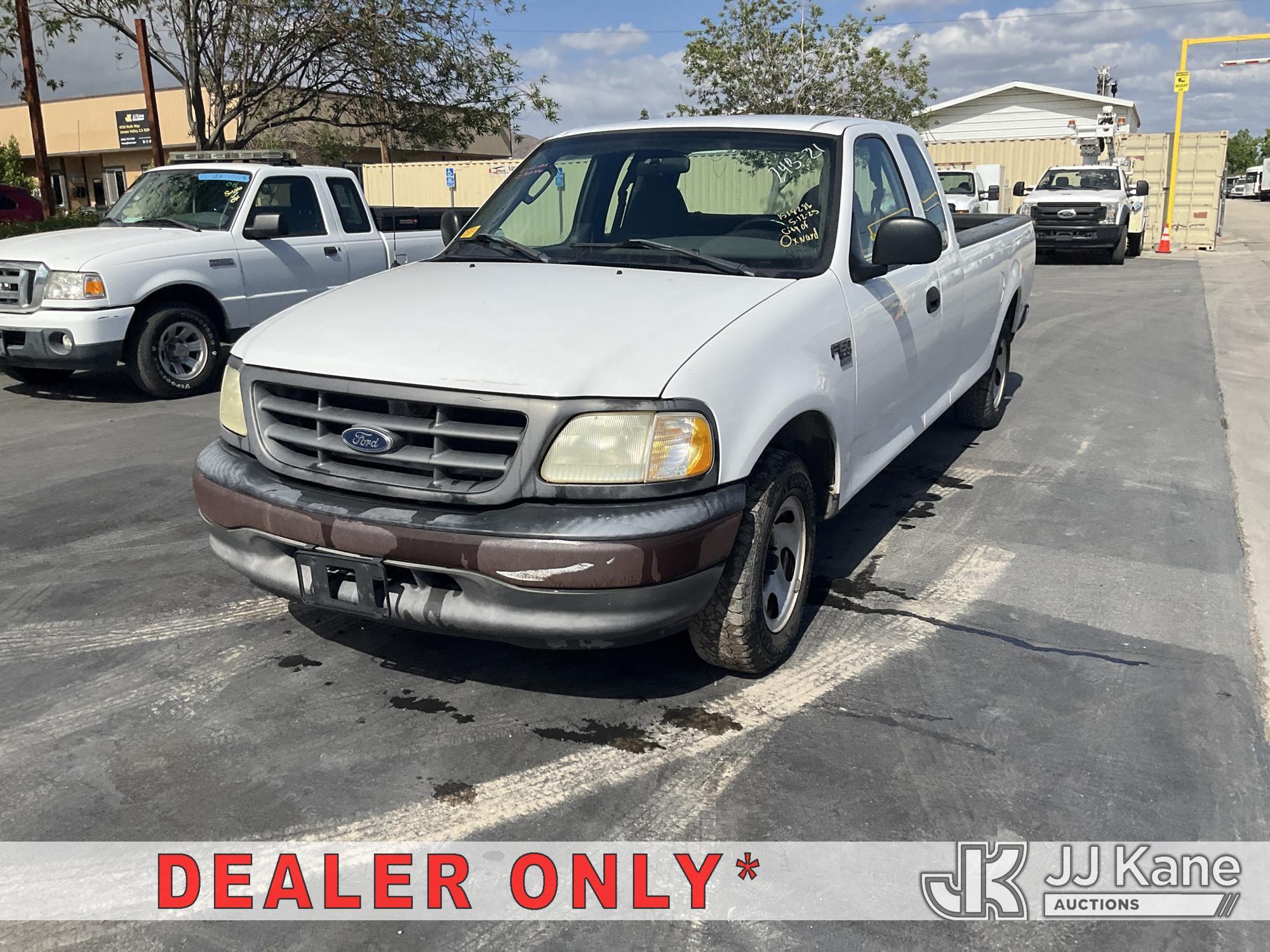 (Jurupa Valley, CA) 2003 Ford F-150 Extended-Cab Pickup Truck Runs & Moves) (Engine Light On