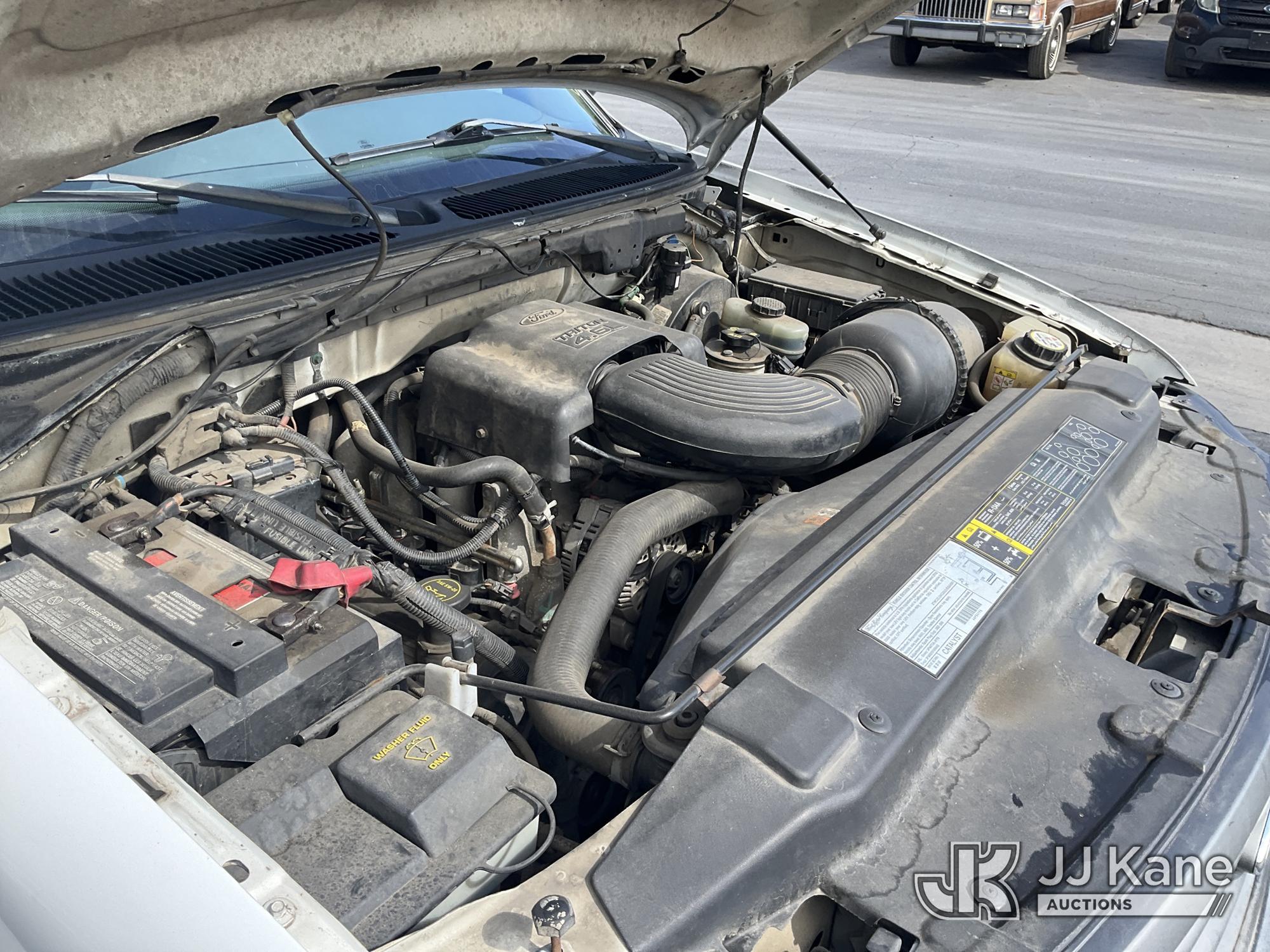 (Jurupa Valley, CA) 2003 Ford F-150 Extended-Cab Pickup Truck Runs & Moves) (Engine Light On