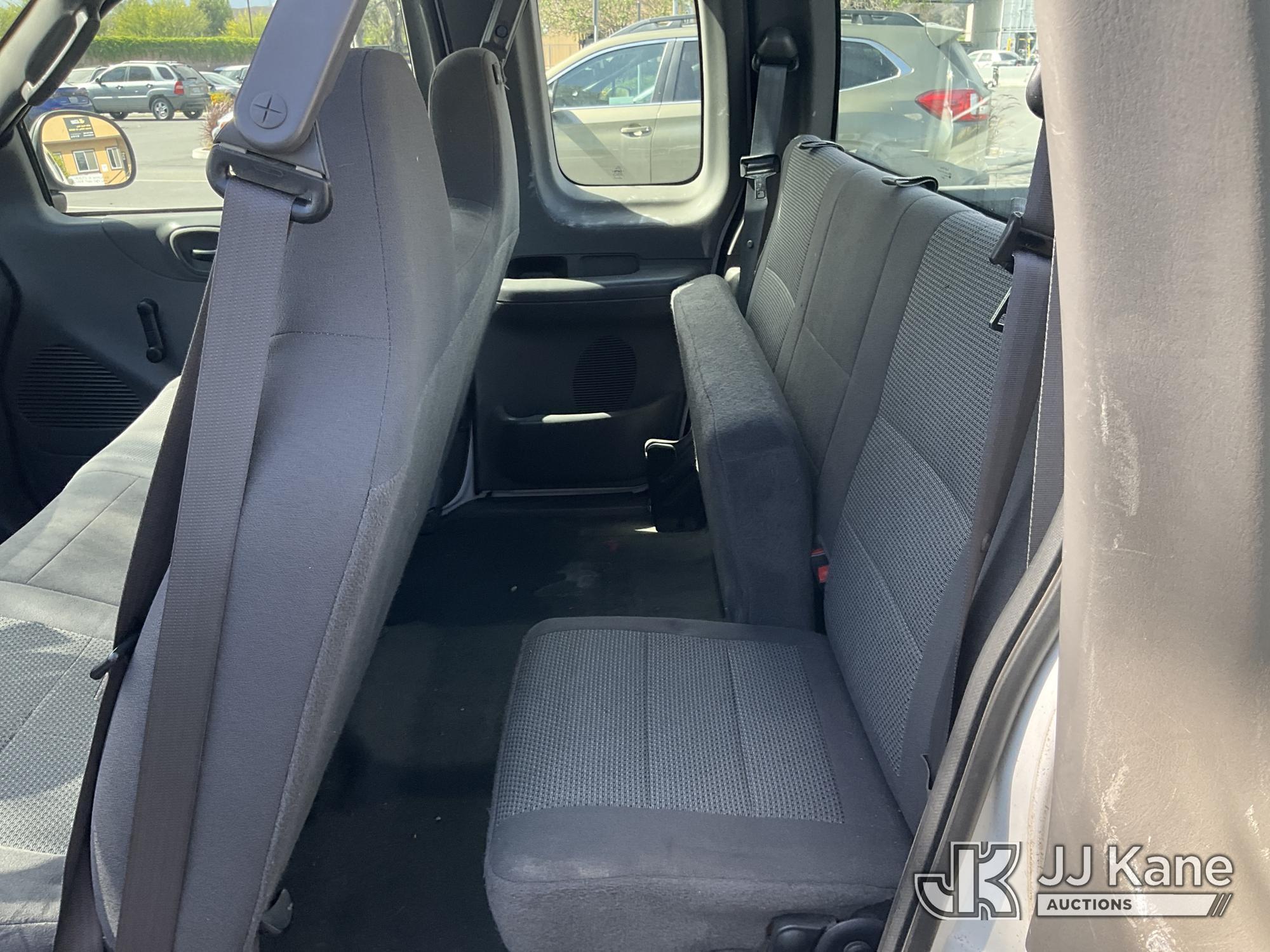 (Jurupa Valley, CA) 2003 Ford F-150 Extended-Cab Pickup Truck Runs & Moves) (Engine Light On