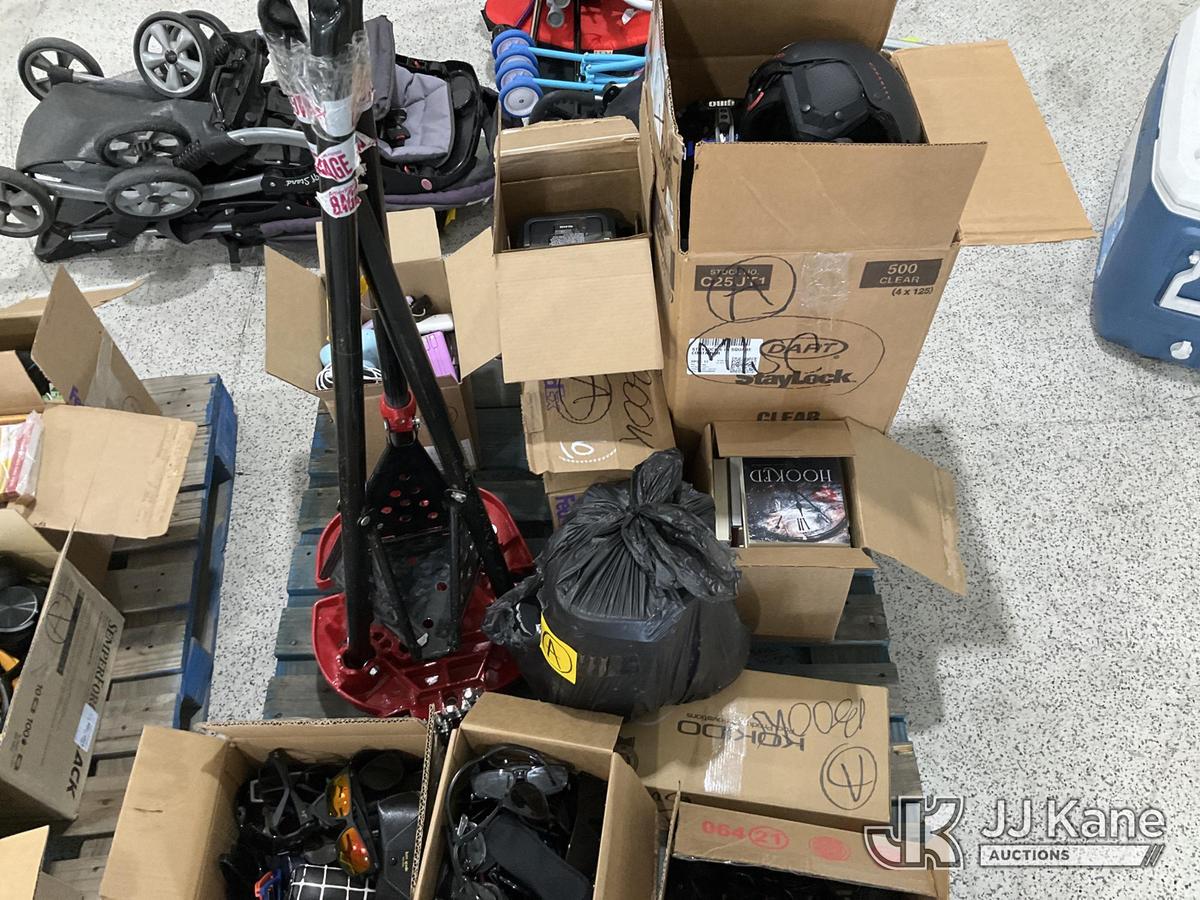 (Salt Lake City, UT) Pallet w/ Airport Lost & Found NOTE: This unit is being sold AS IS/WHERE IS via