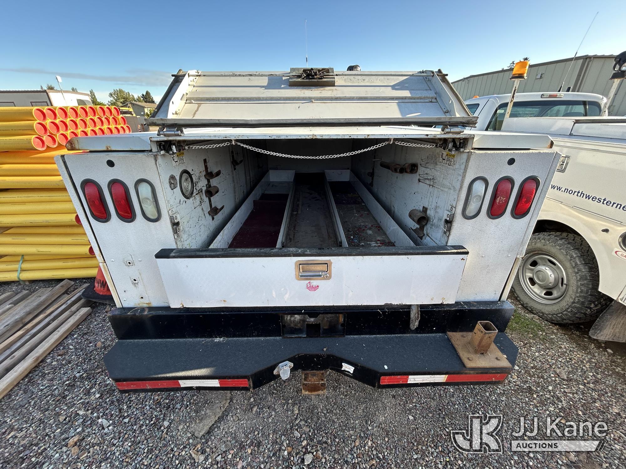 (Kalispell, MT) 2009 Ford F350 4x4 Enclosed Service Truck Runs & Moves) (Jump To Start, Driver Door
