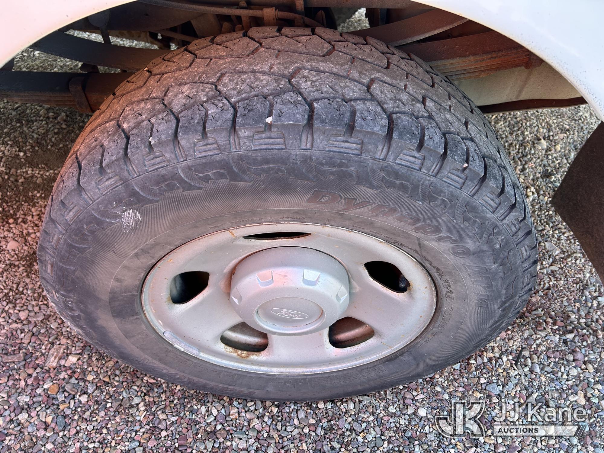 (Kalispell, MT) 2009 Ford F350 4x4 Enclosed Service Truck Runs & Moves) (Jump To Start, Driver Door
