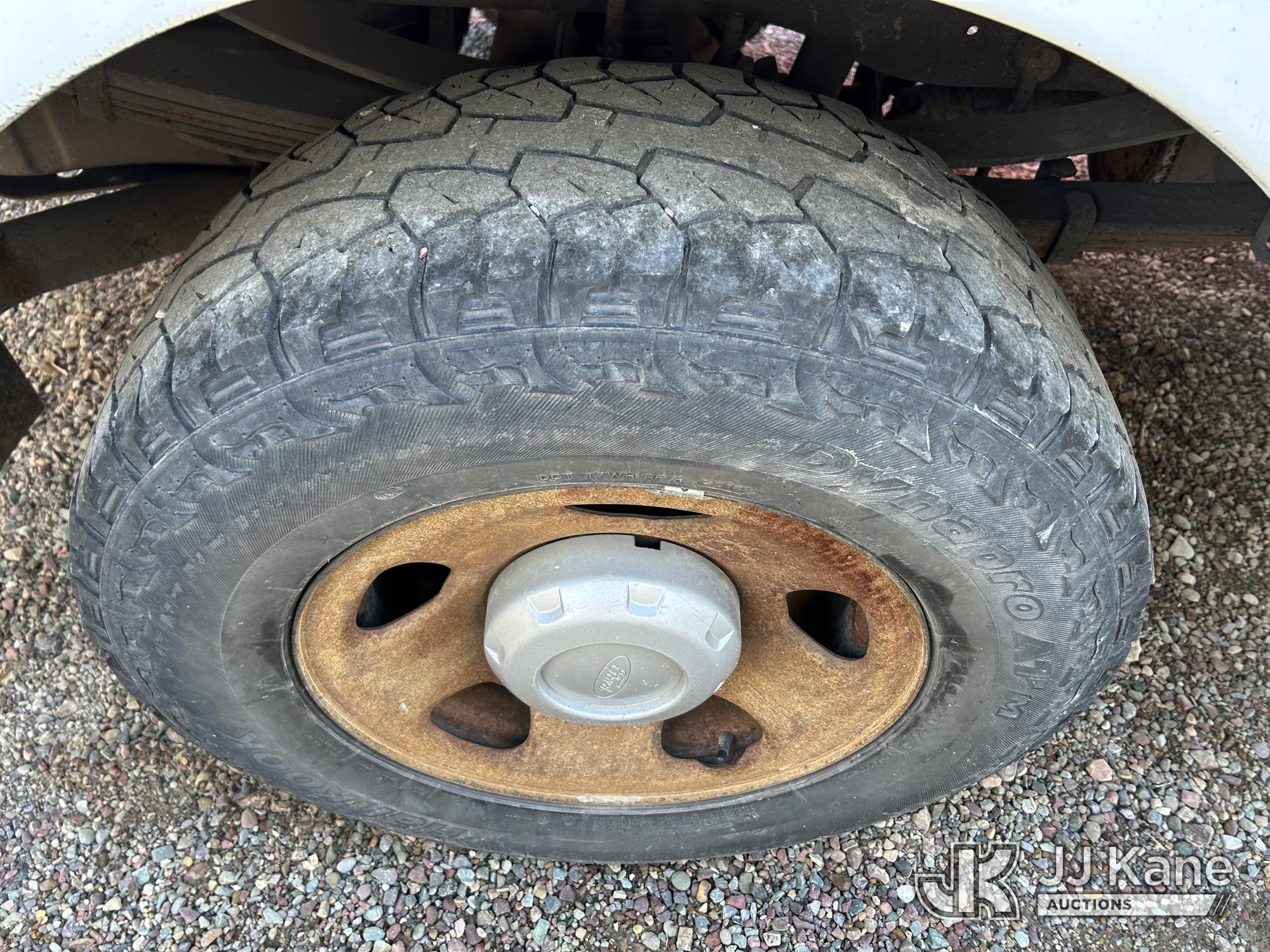 (Kalispell, MT) 2009 Ford F350 4x4 Enclosed Service Truck Runs & Moves) (Jump To Start, Driver Door