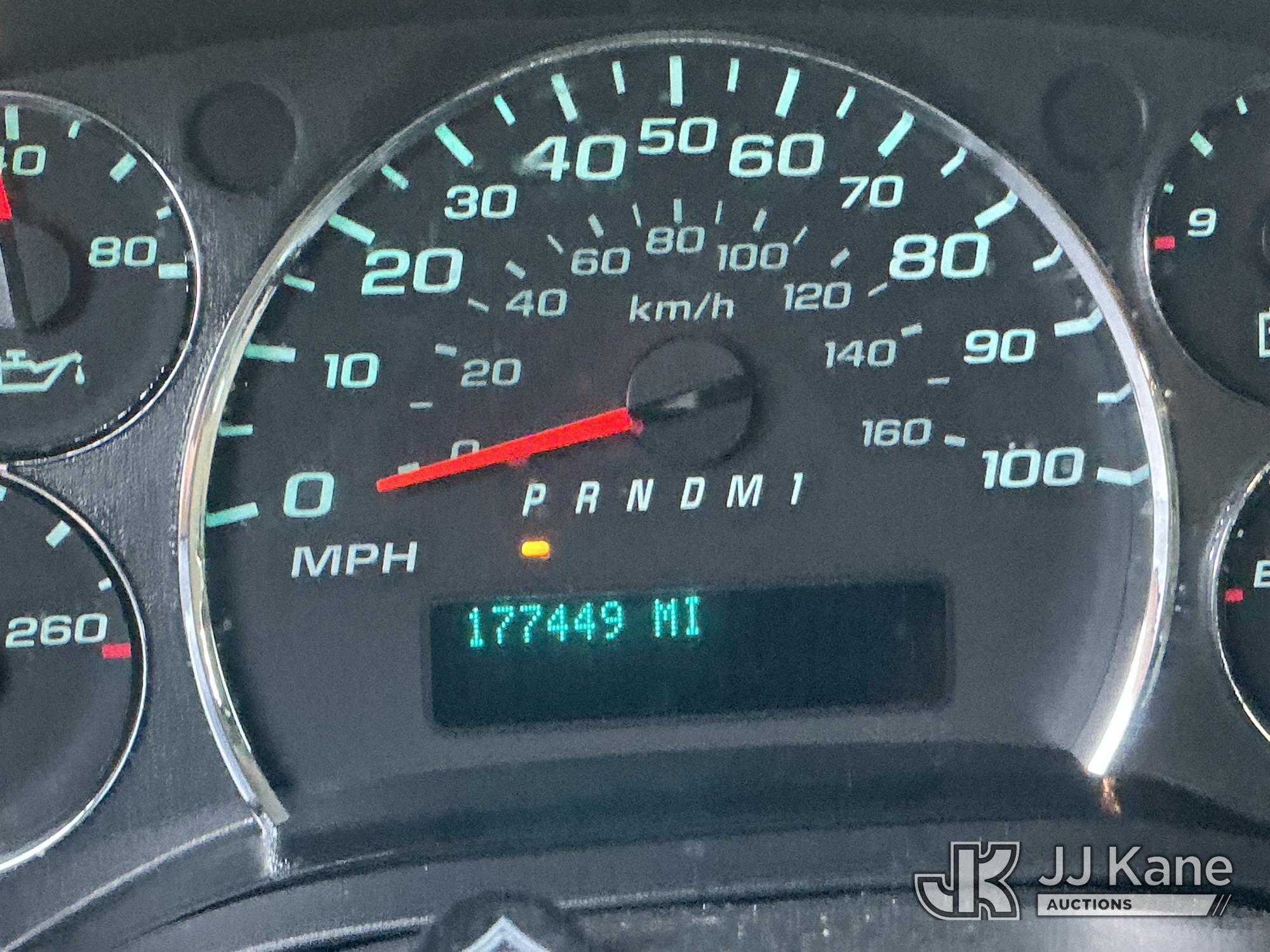 (Tampa, FL) 2011 Chevrolet Express G2500 Cargo Van Runs & Moves) (Jump To Start, Body/Paint Damage)