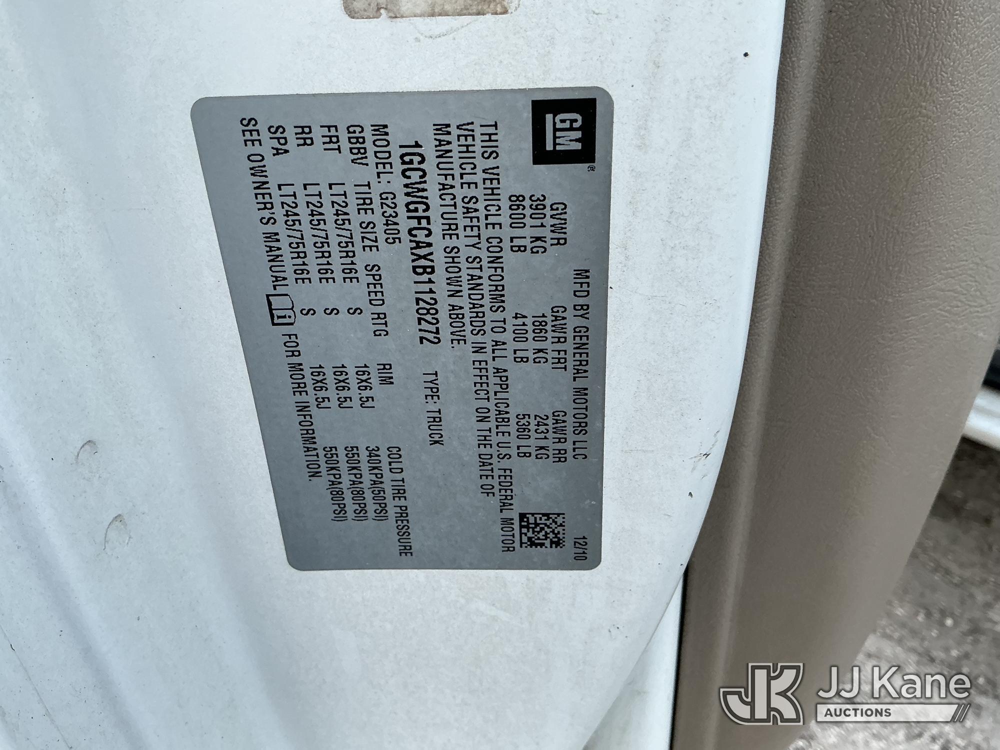 (Tampa, FL) 2011 Chevrolet Express G2500 Cargo Van Runs & Moves) (Jump To Start, Body/Paint Damage)