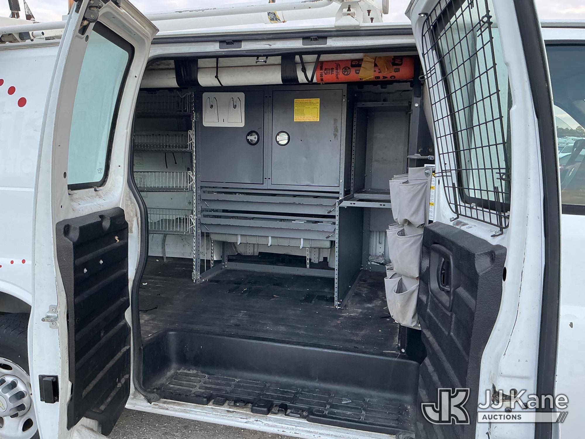 (Tampa, FL) 2011 Chevrolet Express G2500 Cargo Van Runs & Moves) (Jump To Start, Body/Paint Damage)