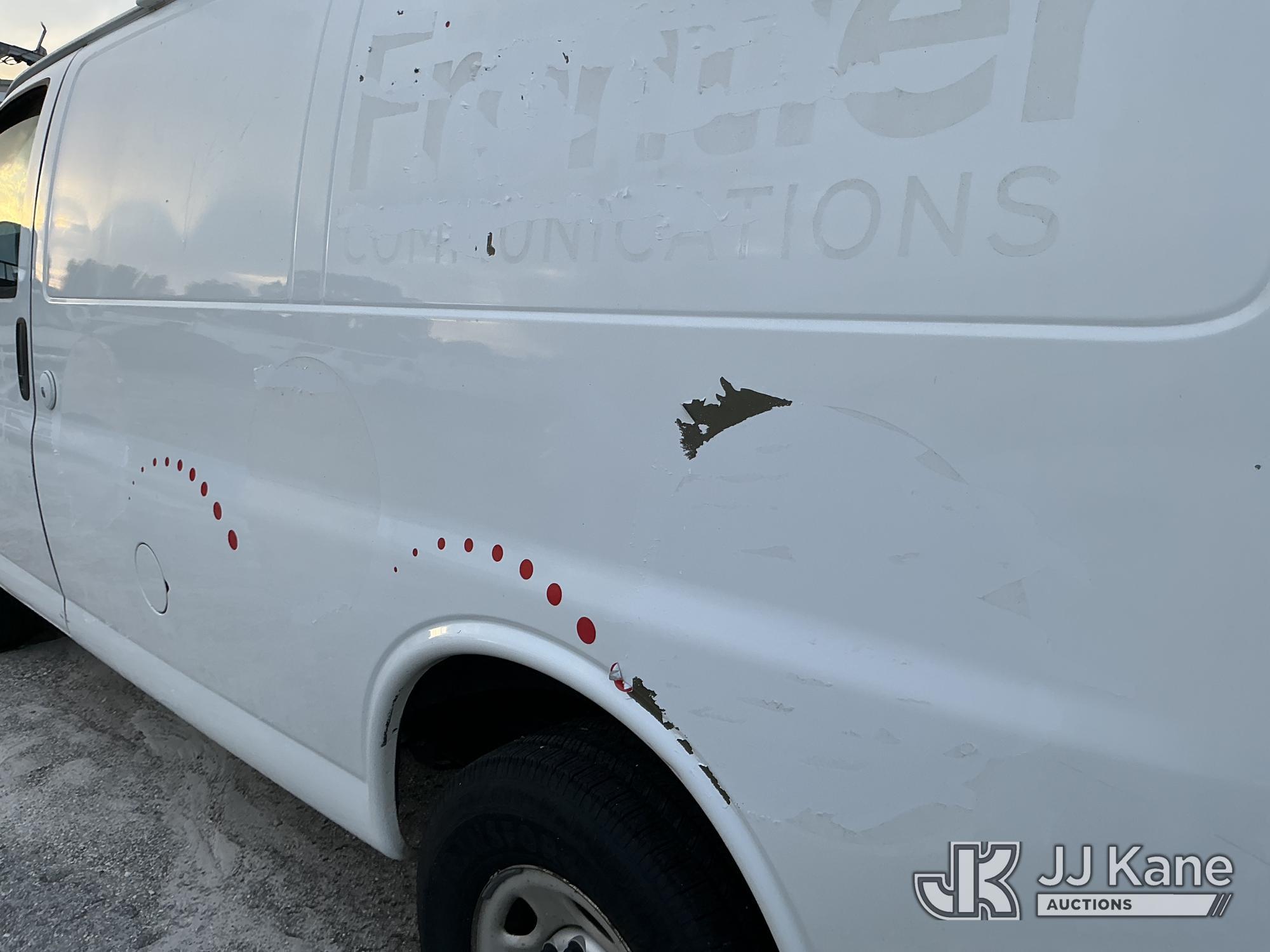 (Tampa, FL) 2011 Chevrolet Express G2500 Cargo Van Runs & Moves) (Jump To Start, Body/Paint Damage)