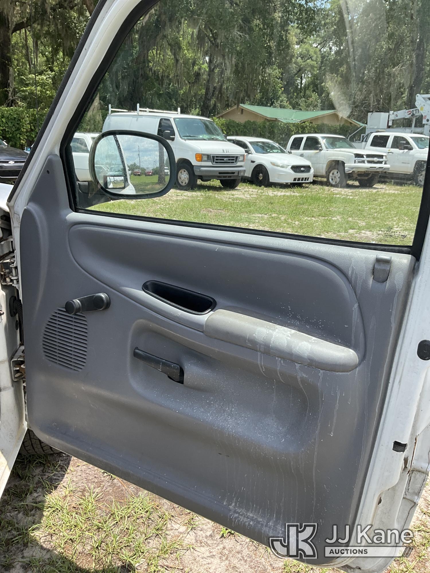 (Ocala, FL) 2001 RAM 2500 Service Truck Runs & Moves) (Jump To Start, Dashboard Damage, Body/Paint D