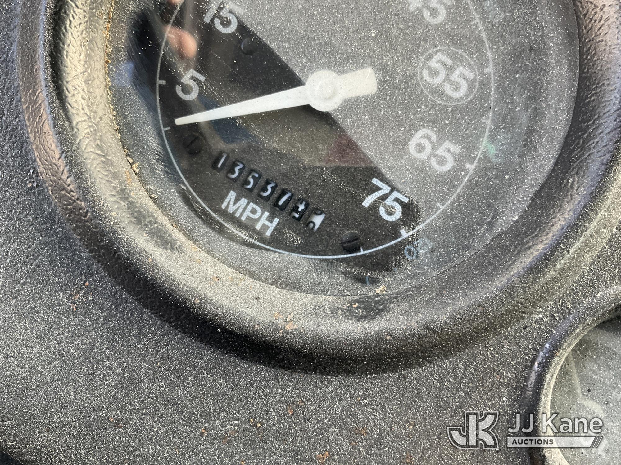 (Ocala, FL) 1989 Ford LNT8000F T/A Dump Truck Not Running, Condition Unknown, Body & Paint Damage