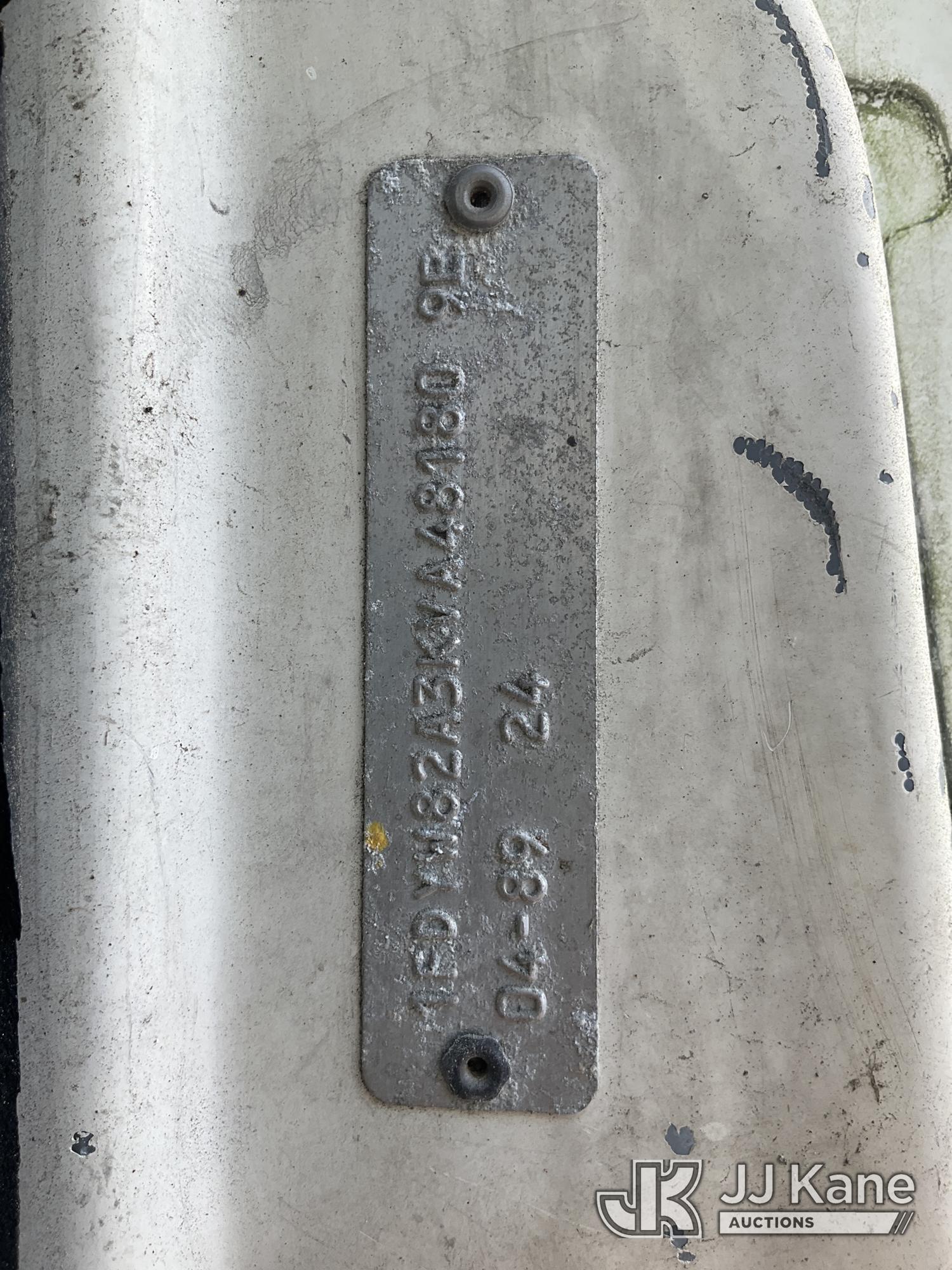 (Ocala, FL) 1989 Ford LNT8000F T/A Dump Truck Not Running, Condition Unknown, Body & Paint Damage