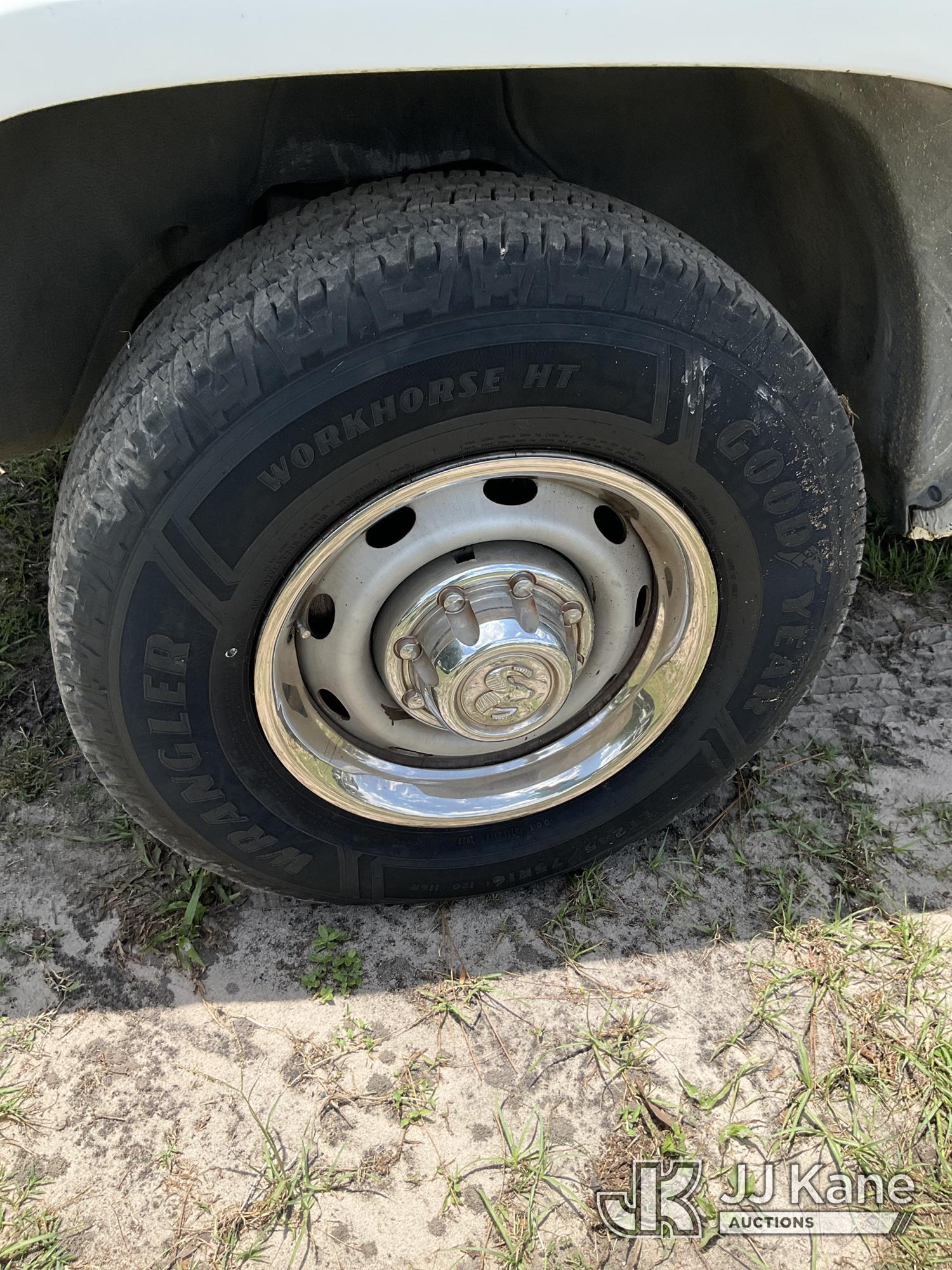 (Ocala, FL) 2001 RAM 2500 Service Truck Runs & Moves) (Jump To Start, Dashboard Damage, Body/Paint D