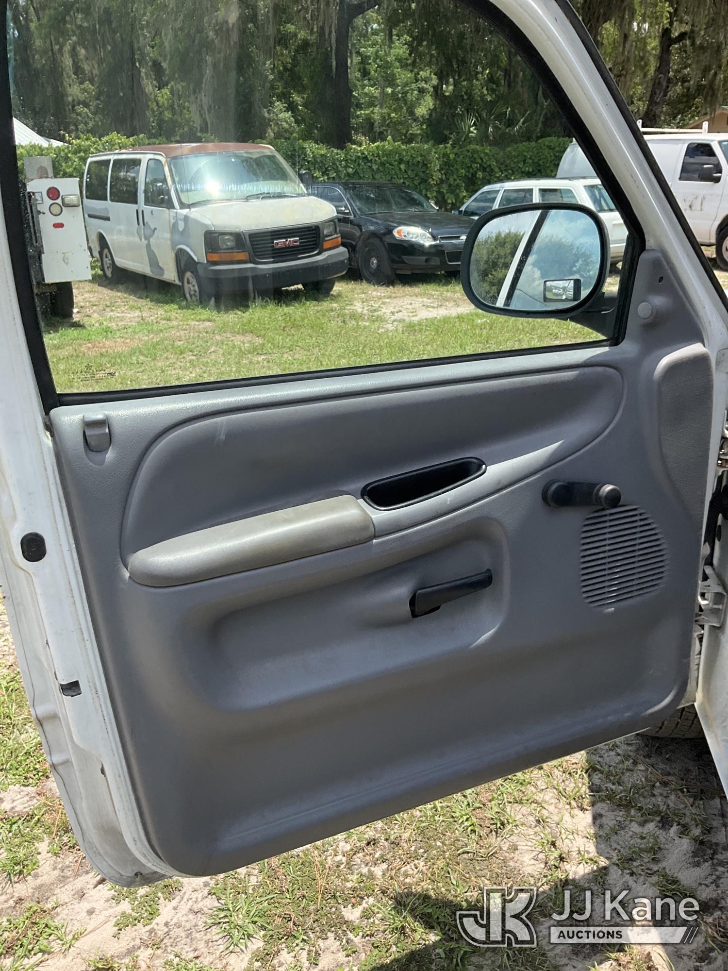 (Ocala, FL) 2001 RAM 2500 Service Truck Runs & Moves) (Jump To Start, Dashboard Damage, Body/Paint D