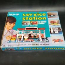 SS Kresge Esso Fold Up Service Station in Sealed Box