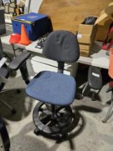Swivel Extende Height Arm Chair