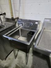 Omcan 22112 18? x 18? x 11? One Tub Sink with 1.8? Corner Drain and No Drai