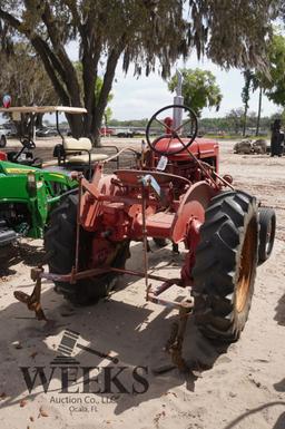 FARMALL SUPER A TRACTOR