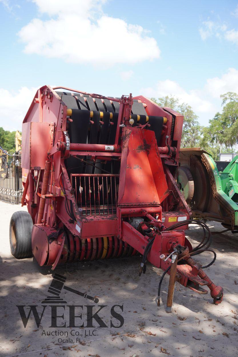 MF 1560 BALER