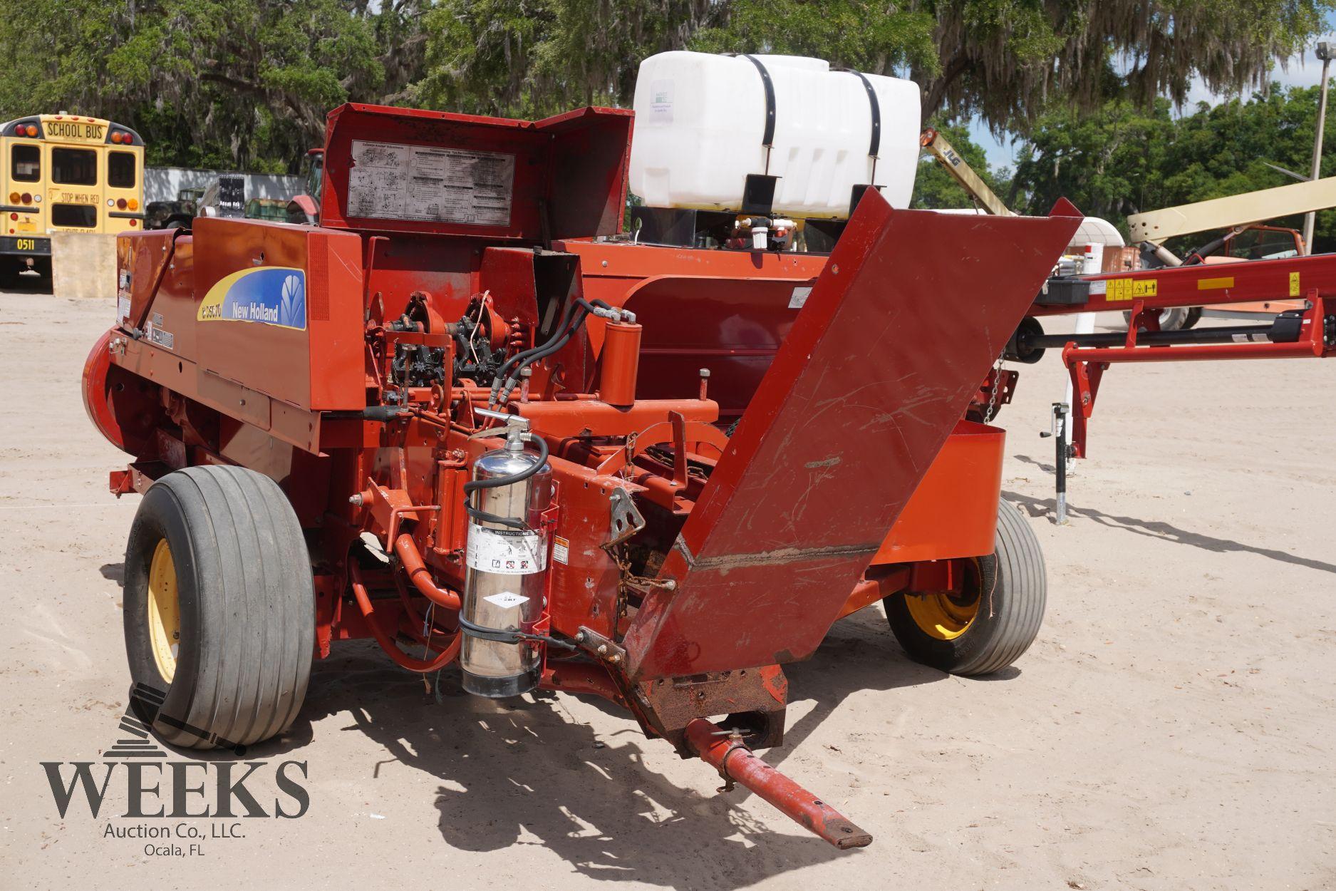 NEW HOLLAND BC5070 BALER