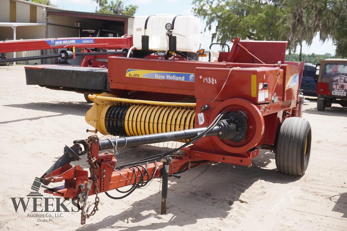 NEW HOLLAND BC5070 BALER