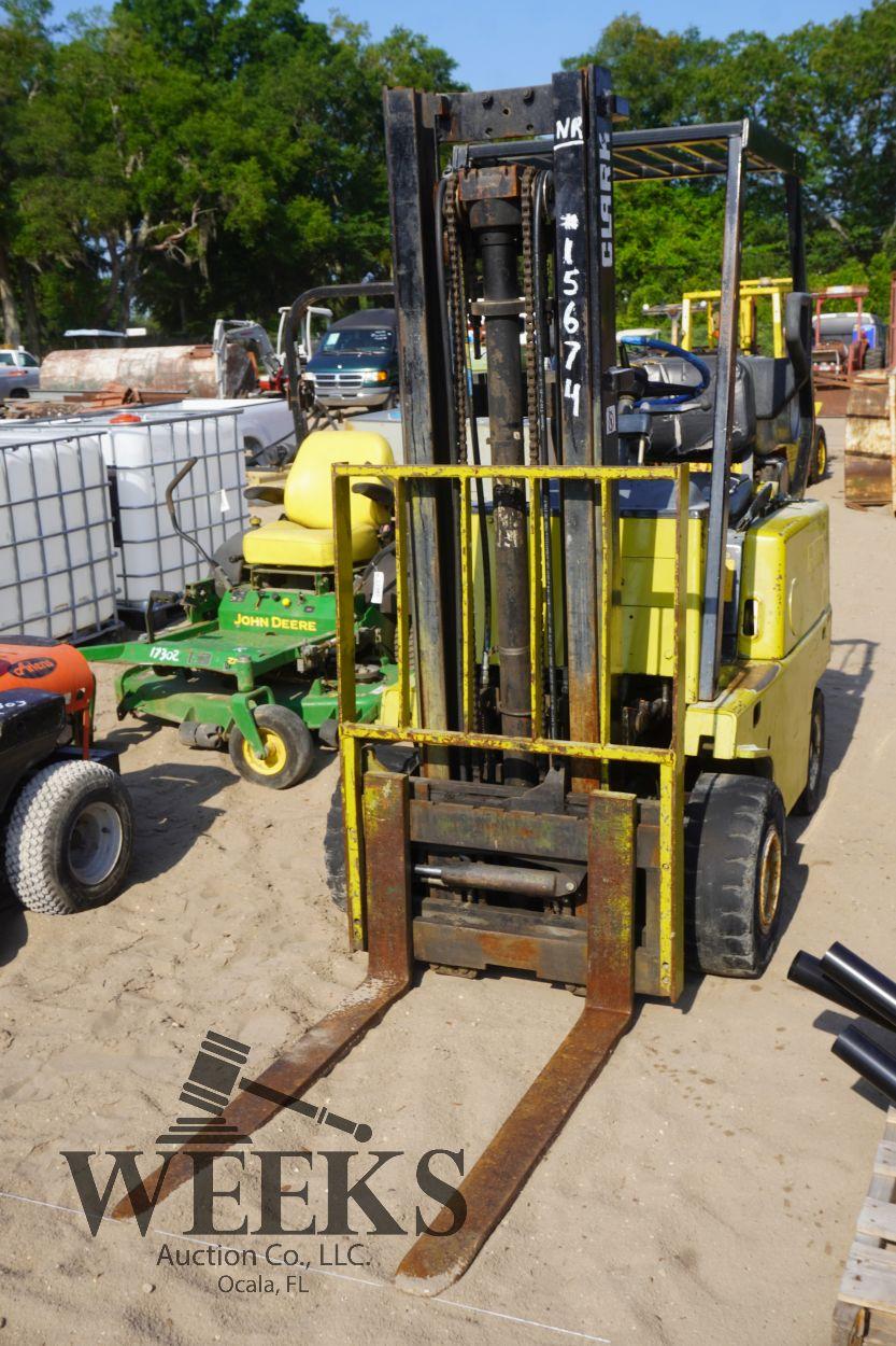 CLARK C500 30 FORKLIFT