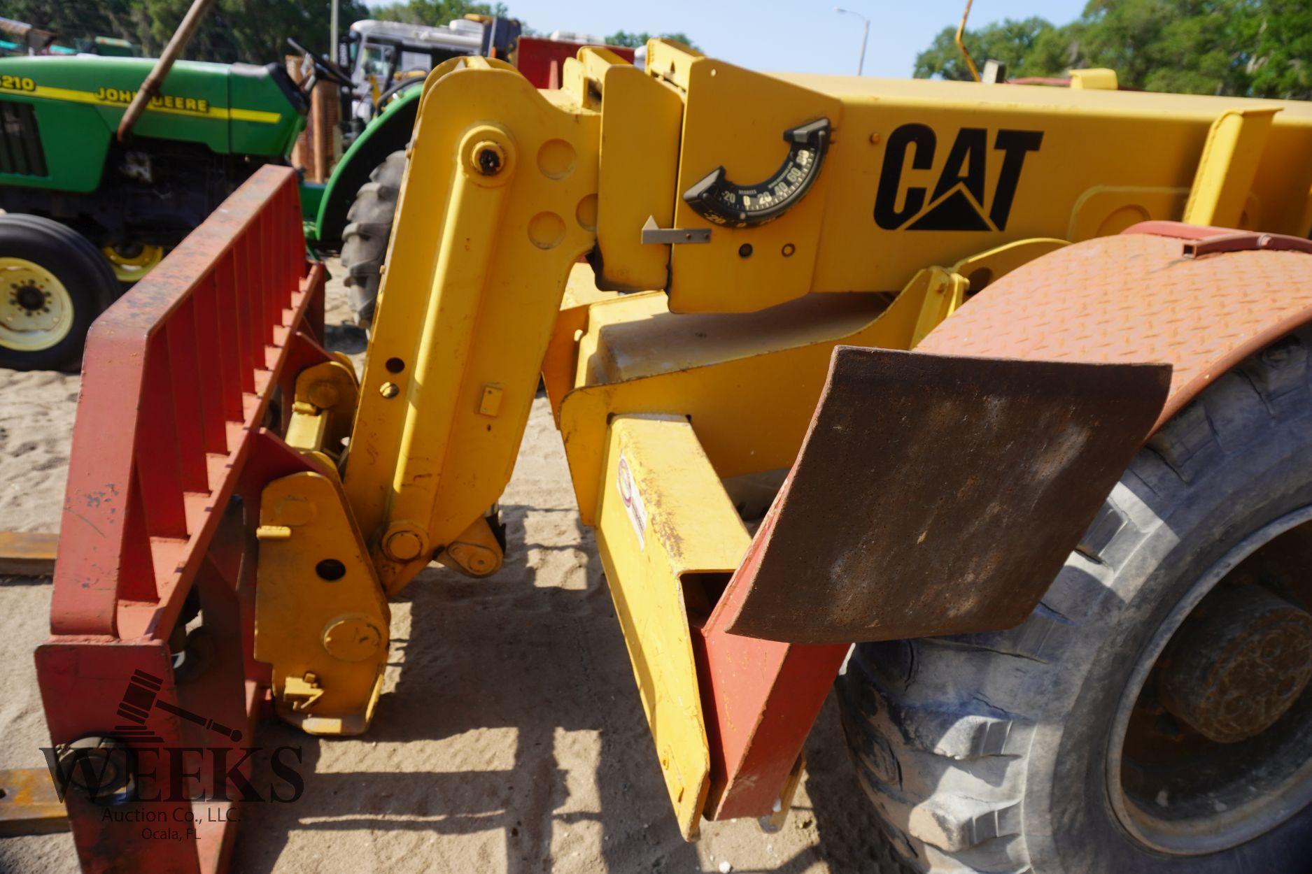 CAT 10000LB TELEHANDLER