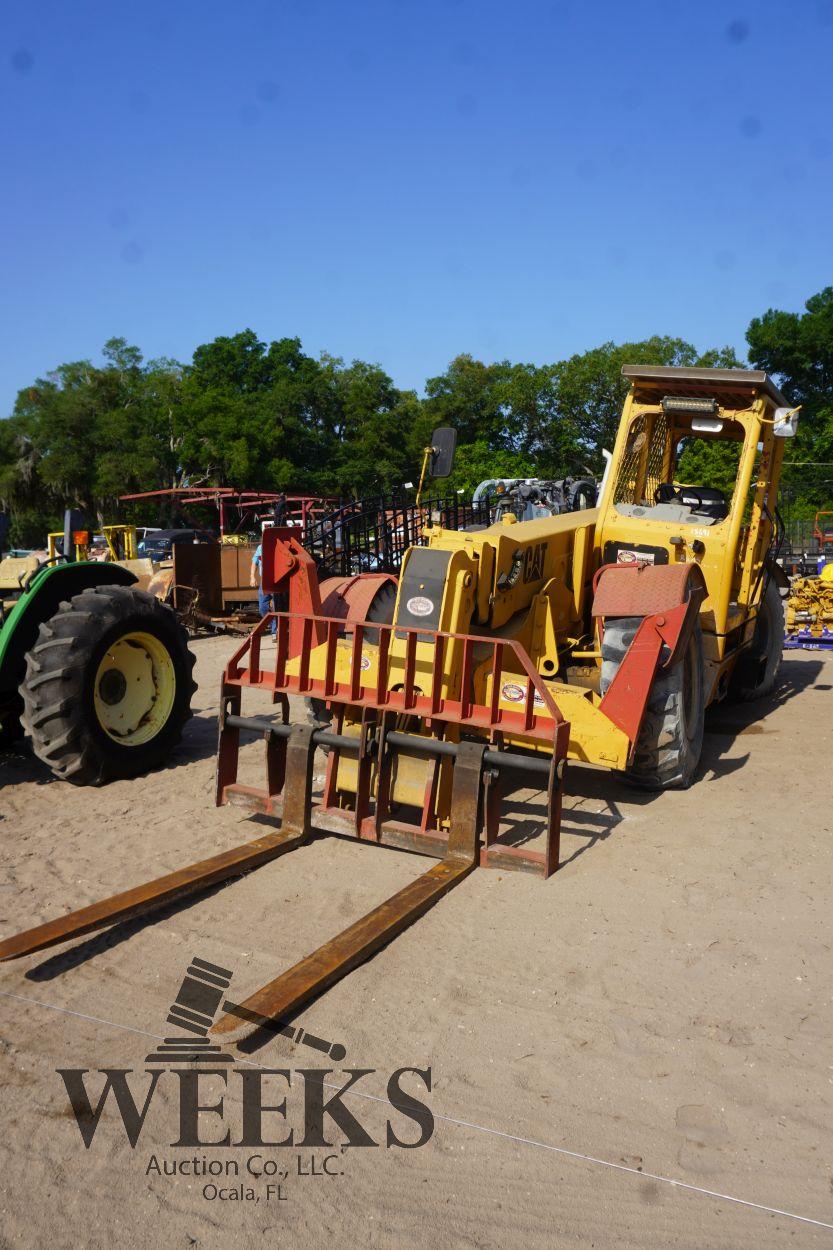 CAT 10000LB TELEHANDLER