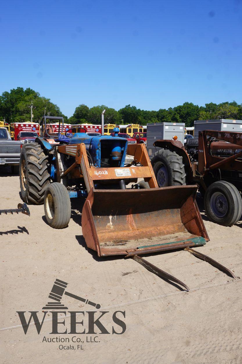 FORD 5000 2WD W/LOADER