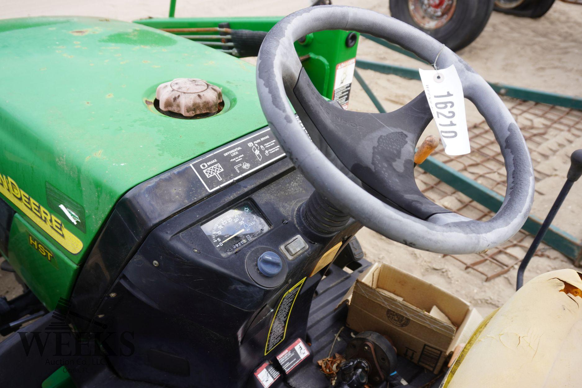 JOHN DEERE 2210 W/LOADER