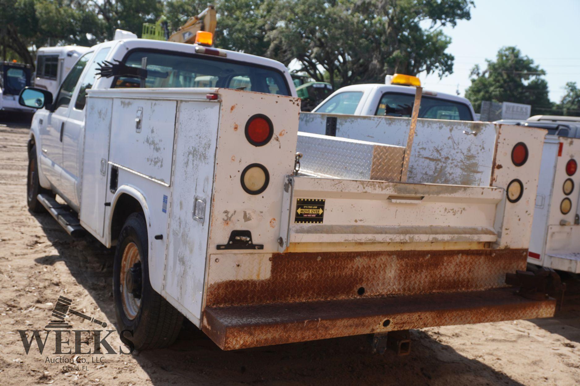 FORD F250 W/UTILITY BED