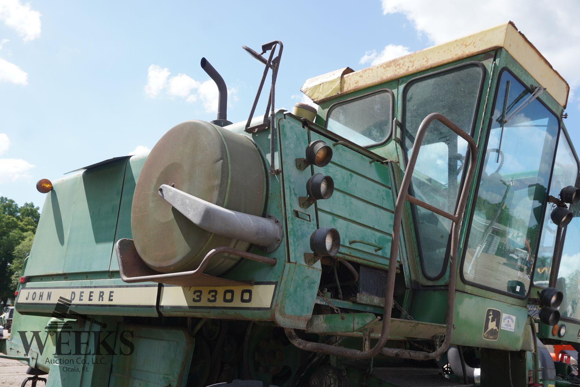 JOHN DEERE 3300 COMBINE