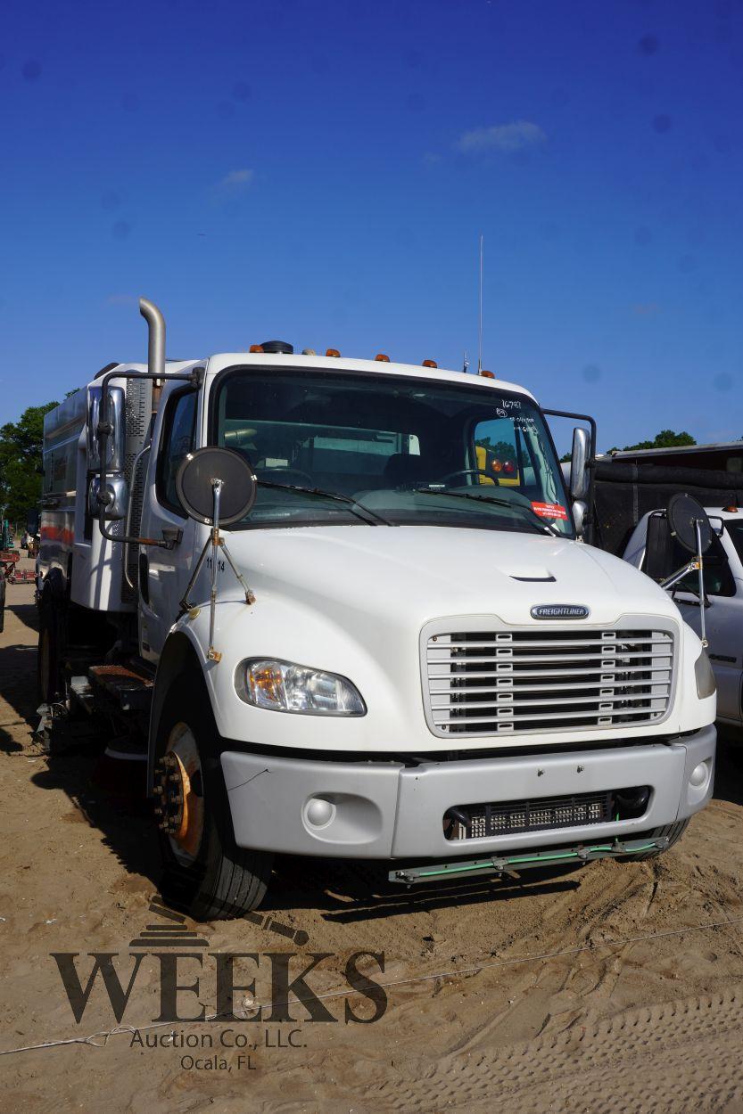 FREIGHTLINER W/SWEEPER