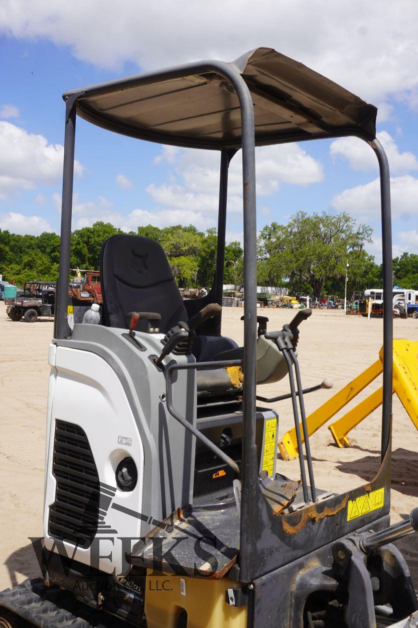 BOBCAT E20 MINI EXCAVATOR