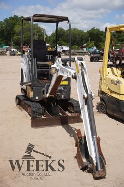 BOBCAT E20 MINI EXCAVATOR