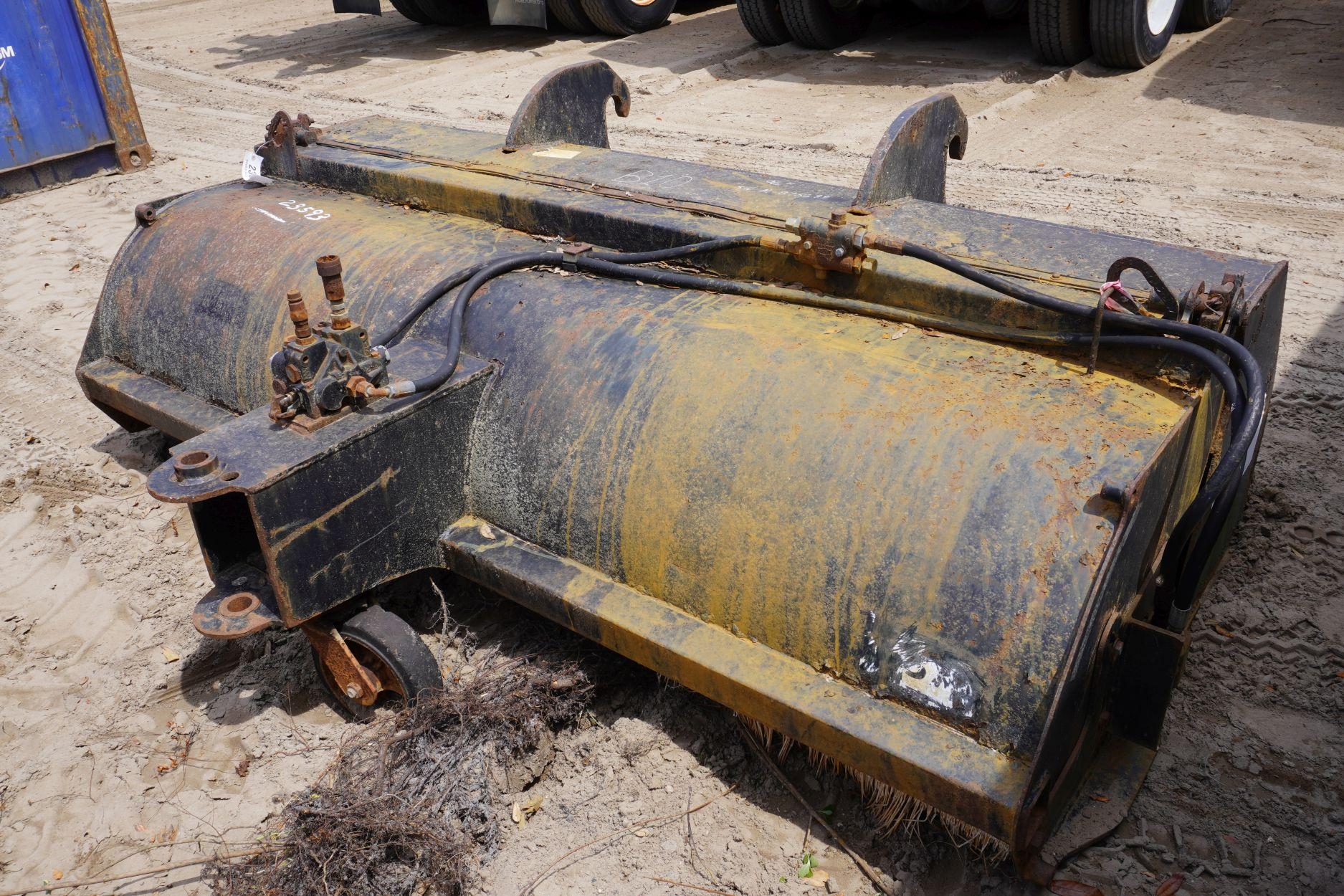 SWEEPER ATTACH FOR LOADER