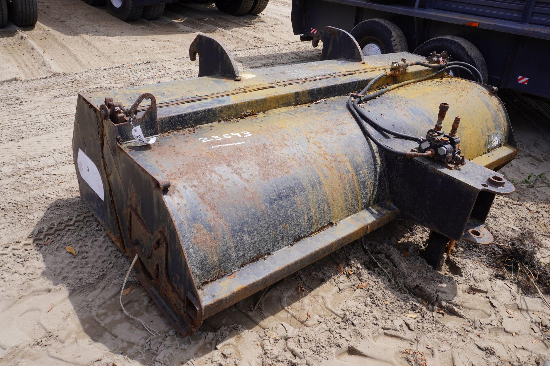 SWEEPER ATTACH FOR LOADER
